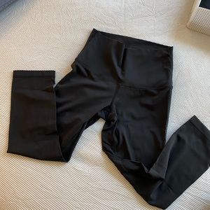 Lululemon Wunder Under 21” Luxtreme Leggings